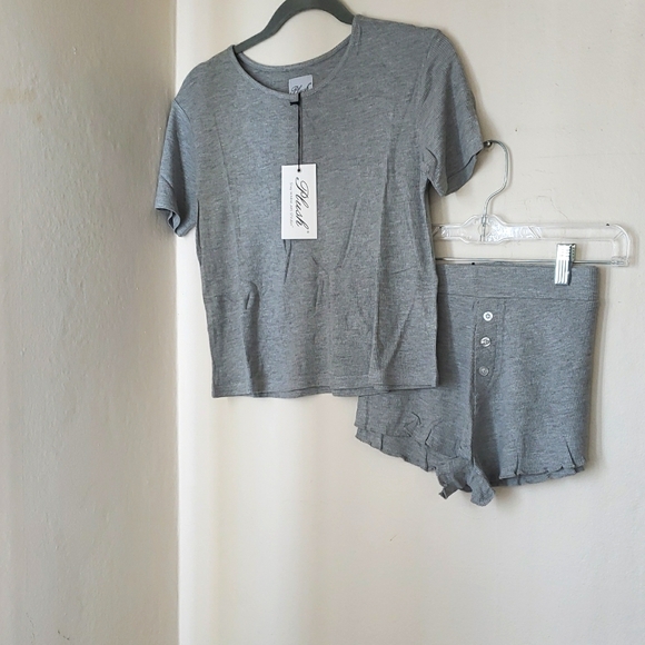 Plush Apparel Gray Ribbed Pajama Short Set Multiple Sizes NWT - Picture 1 of 4